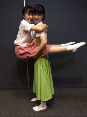 芳根京子 ブログ 百田夏菜子 ハグ