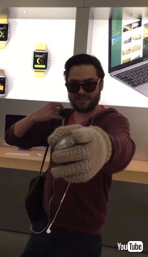フランス アップルストア 展示品 iPhone 破壊 男性 事件
