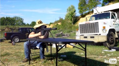 iPhone 7 ライフル 脆弱性 撃たれる 壊れる