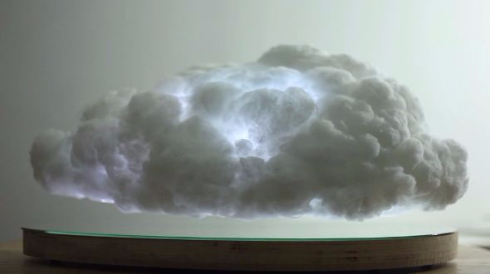 雲 スピーカー 浮く 稲妻