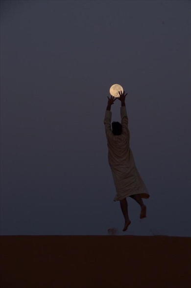 お月さん捕まえた