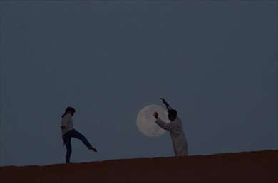 お月さん捕まえた