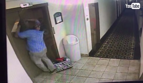 危機一髪 犬 エレベーター 救助 ヒーロー