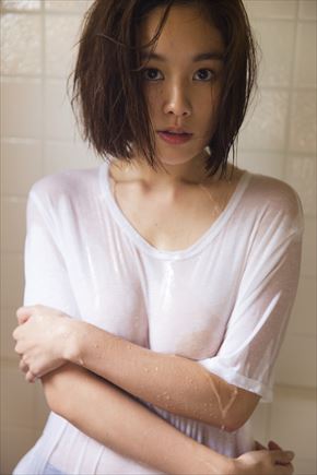 筧美和子さんの写真集「Parallel」より