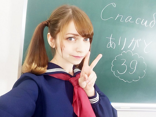 制服姿のナスチャんさん