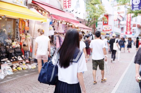 女子高生AI りんな パネル展 ファンブック 発売記念