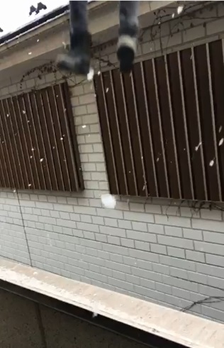 雪 スロー撮影 フィギュア 落下 スロース