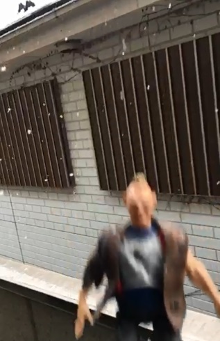 雪 スロー撮影 フィギュア 落下 スロース