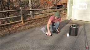 良い子も悪い大人もまねしちゃダメ　コーラのボトルに液体窒素を入れたらどうなるか