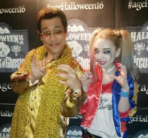 ざわちんブログ「ピコ太郎さんと2ショット」