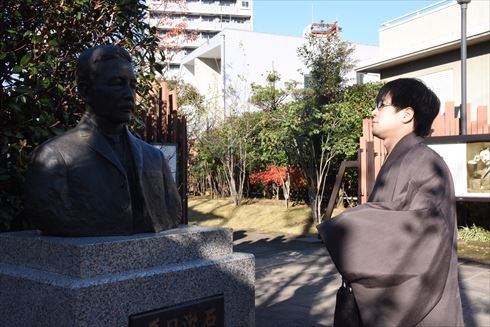 夏目漱石の胸像