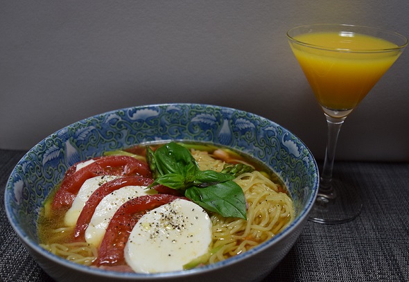 完成した「太陽のセニョリータ」。バーテンダーの道麺力也はイメージカクテルを作ってくれるのです