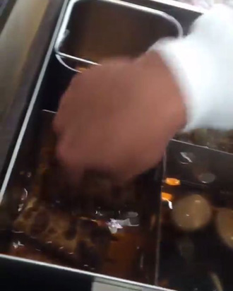 おでんツンツン逮捕