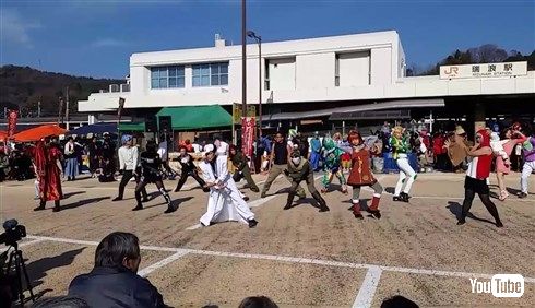 「逃げ恥」の「恋ダンス」をキレッキレのジョジョ立ちで再現