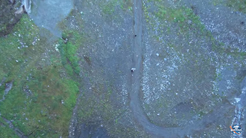 ダム湖からロングシュート