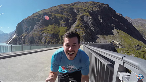 ダム湖からロングシュート