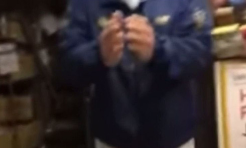 チェーンソー振り回し男