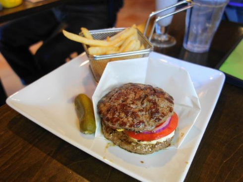 肉バーガー「Wild Out」