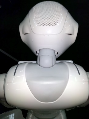 ペッパーくん 緊急停止ボタン ロボ 暴走