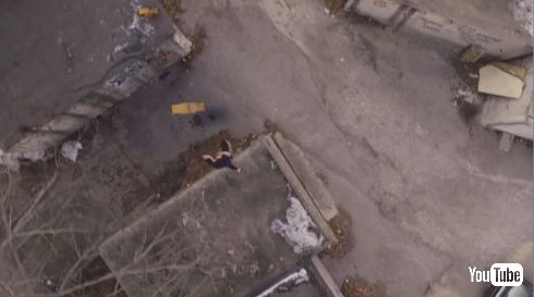 パルクール ドローン 撮影 見下ろし視点 ゲーム