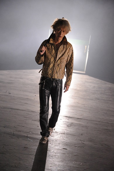 凶悪犯・浅倉威の威圧感は復活前と変わらない