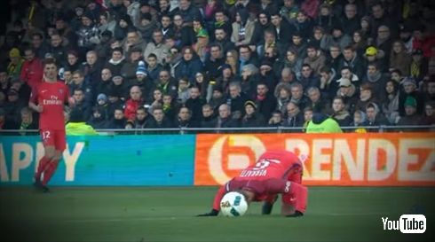 頭でバックパス