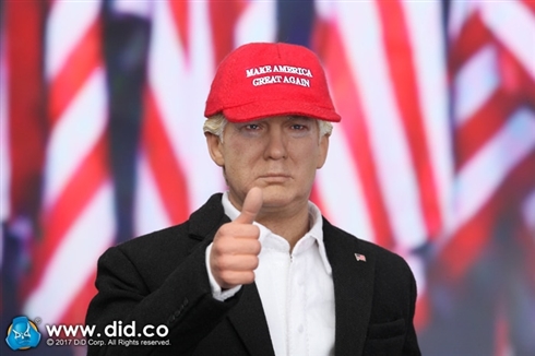 トランプ大統領がアクションフィギュアになって登場 リアルすぎ