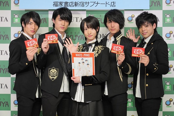 （左から）平野泰新さん、永田薫さん、西岡健吾さん、阿部周平さん、大城光さん