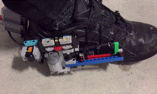 「バック・トゥ・ザ・フューチャー2」ハイテクスニーカーを未来が待ちきれずLEGOで自作した人が出現