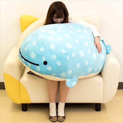 じんべえさん超特大ぬいぐるみ