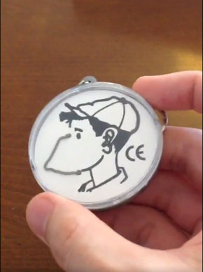 カラスのくちばしに