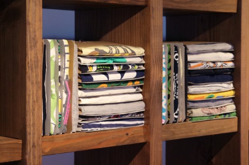 たてむ TATEMU Tシャツ 本棚