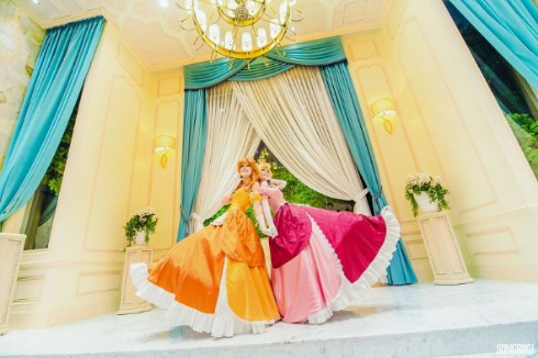 デンマークのコスプレイヤー、スリーネさんとカリーナさん