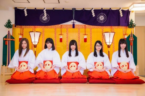 仮面女子が秋葉原神社の公認巫女に就任