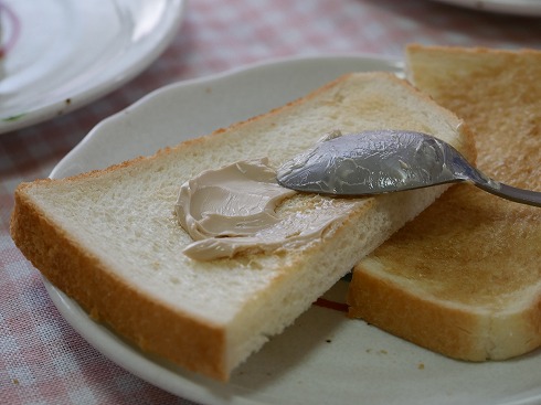 食パンに塗った