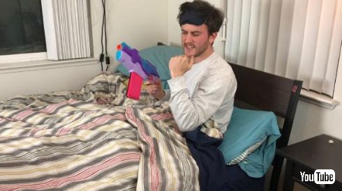 目覚まし時計 射的