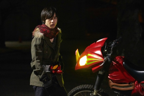 ネオに変身する少年・千翼を演じるのは前嶋曜さん