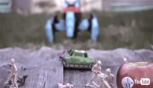 “多脚機関車トーマス”ラジコンを自作した海外ユーチューバーが登場　「純粋に火炎放射とカオスを生み出すことに特化させた」