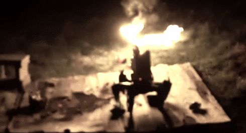 “多脚機関車トーマス”ラジコンを自作した海外ユーチューバーが登場　「純粋に火炎放射とカオスを生み出すことに特化させた」