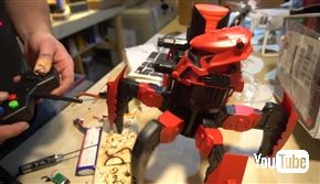 “多脚機関車トーマス”ラジコンを自作した海外ユーチューバーが登場　「純粋に火炎放射とカオスを生み出すことに特化させた」