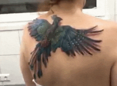 動く不死鳥タトゥー