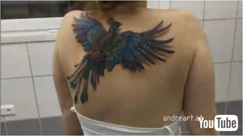 動く不死鳥タトゥー