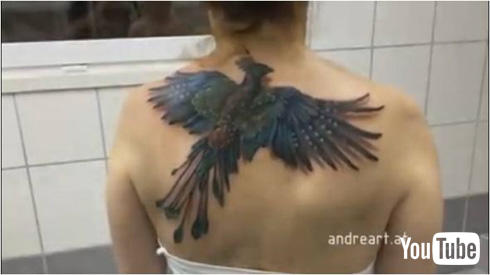 動く不死鳥タトゥー