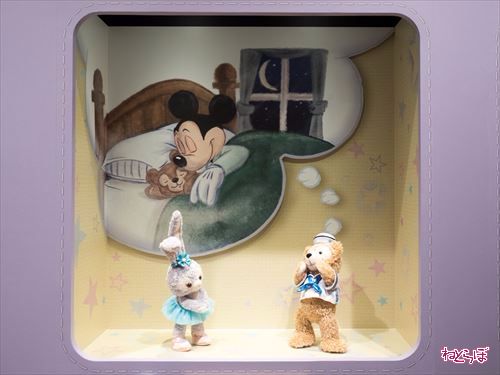 夢を語るステラ・ルーとダッフィー