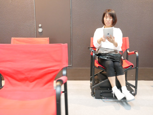 動く椅子に座ったところ