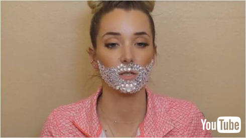 ラインストーンでメイク