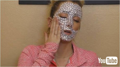 ラインストーンでメイク