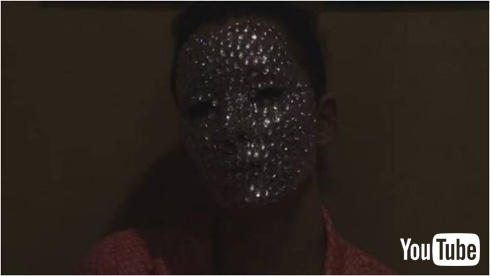 ラインストーンでメイク