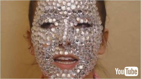 ラインストーンでメイク