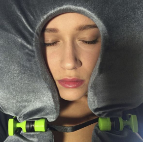 枕 首吊り トラベルピロー FaceCradle